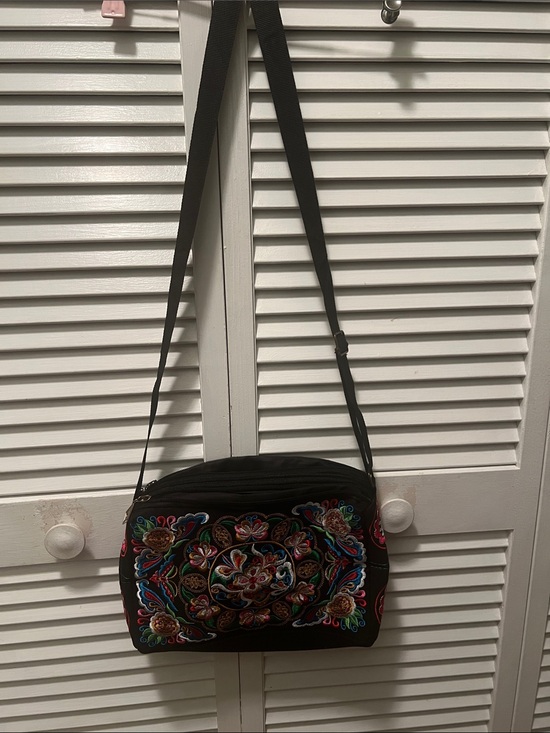 Vintage Handbags - #2026**Embroidered Floral Crossbody Bag - Black